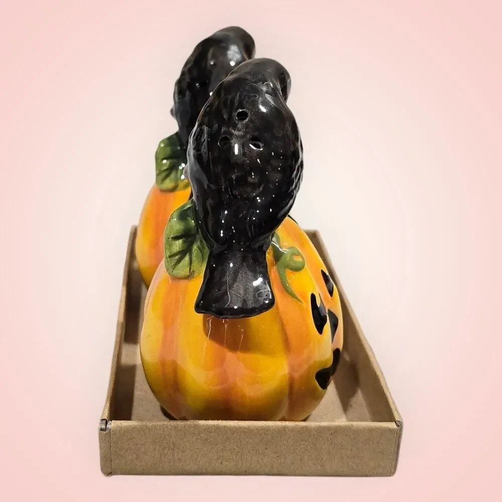 Blue Sky Clayworks‎ Pumpkin Black Crow Salt & Pepper Shakers Boxed